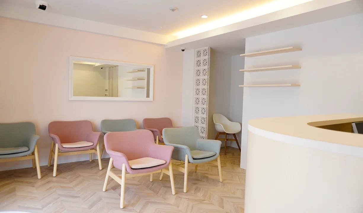 あずさスキンアンドウェルネスクリニック(AZUSA SKIN＆WELLNESS CLINIC)待合室