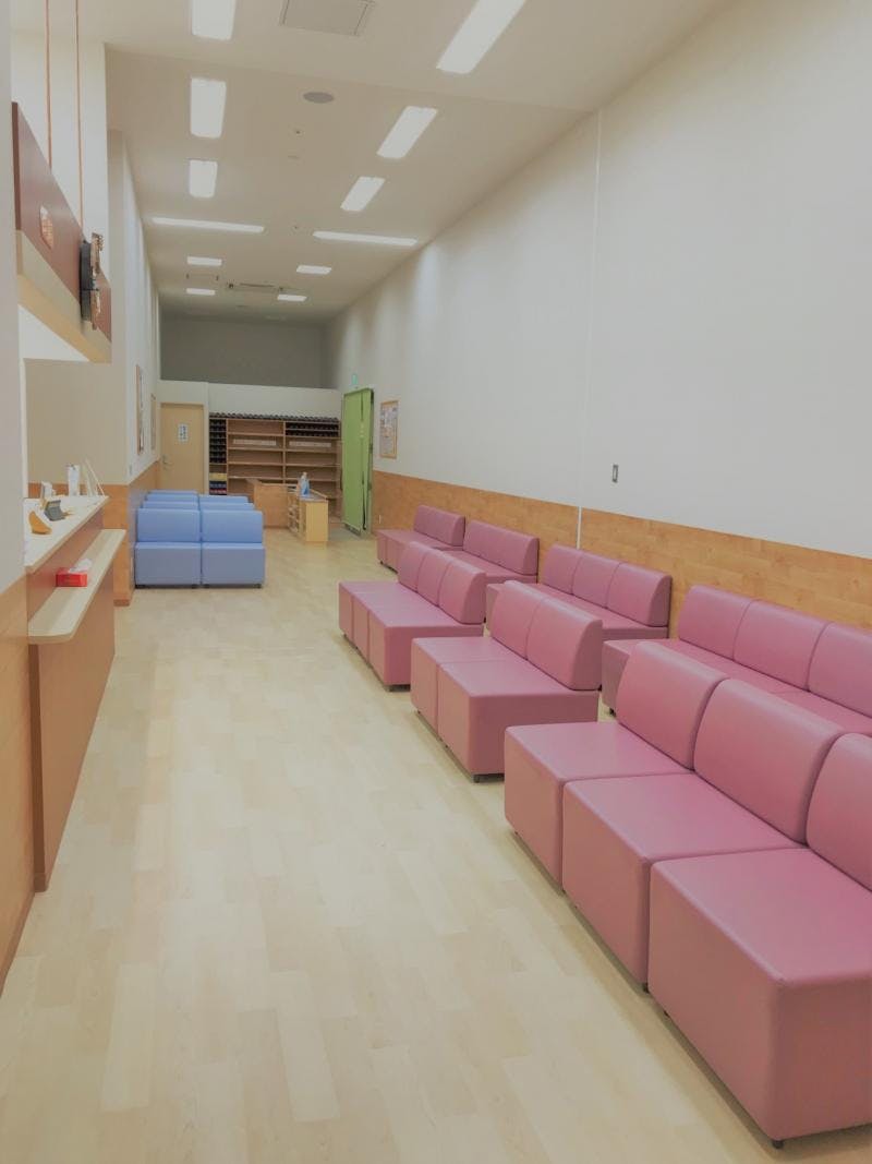 アリオ札幌皮膚科クリニック待合室