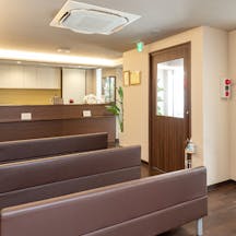 小田急相模原駅前皮膚科待合室