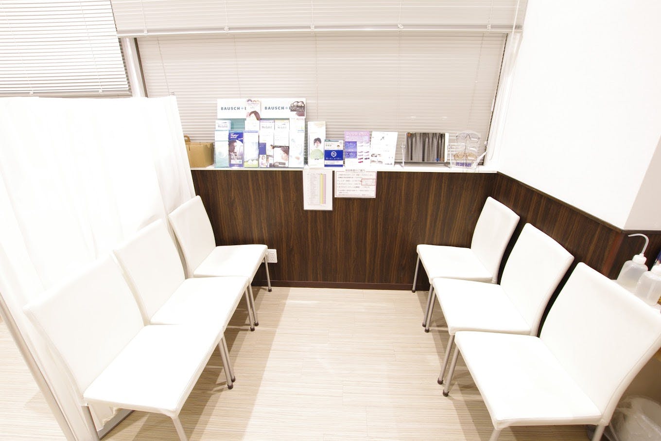 眼科かじわらアイ・ケア・クリニック待合室