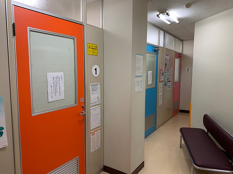 大西医院診察室前