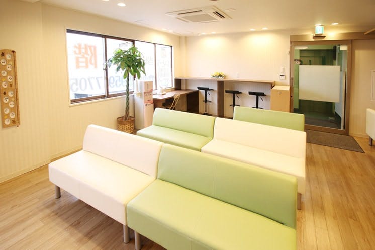 いとう王子神谷内科外科クリニック待合室