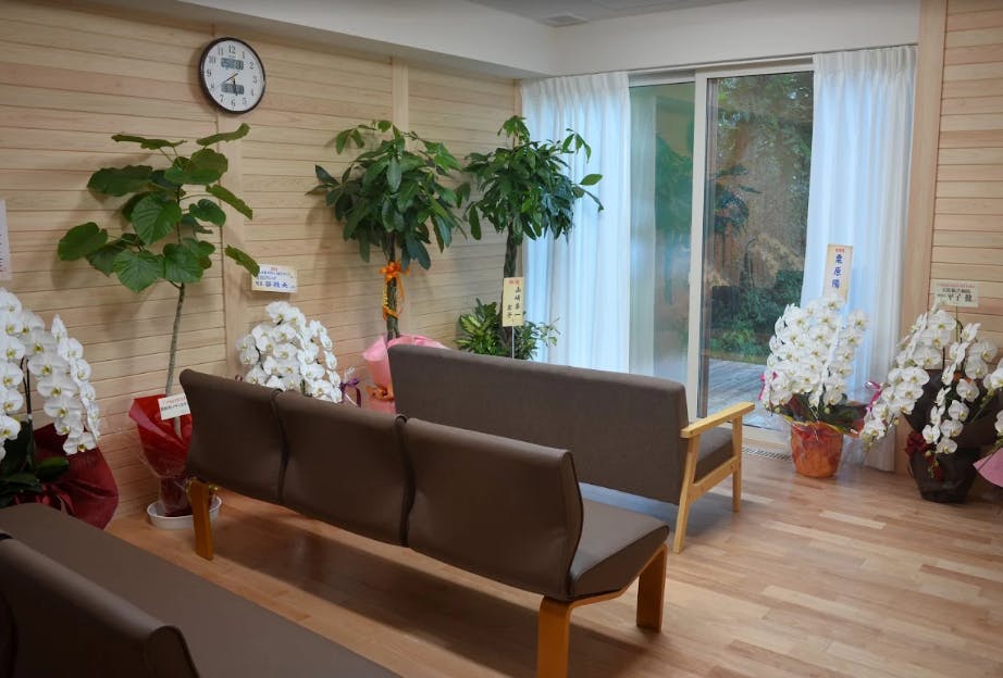 iひふ・大腸いがり弘之由美子クリニック待合室