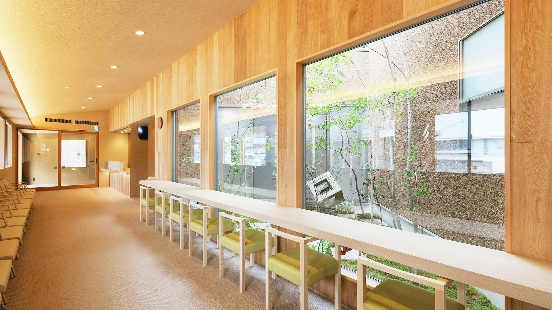 山村皮フ科医院待合室