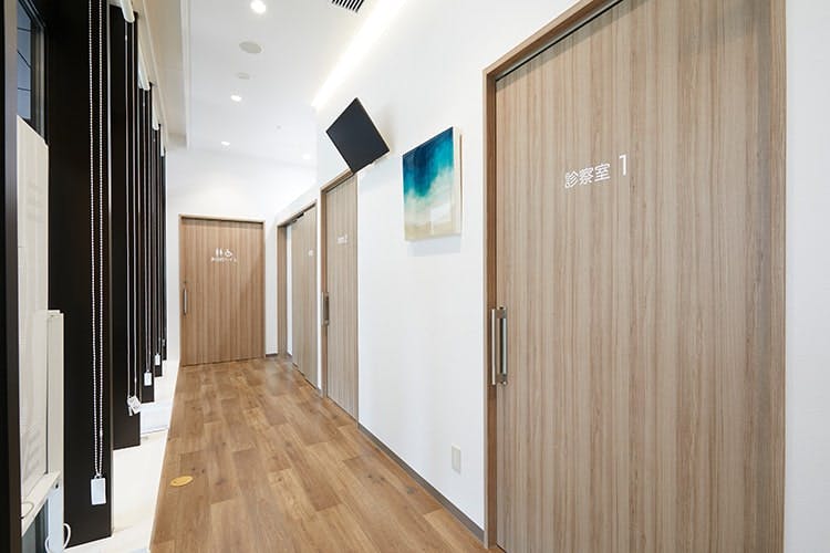 春日後楽園しのぶクリニック廊下