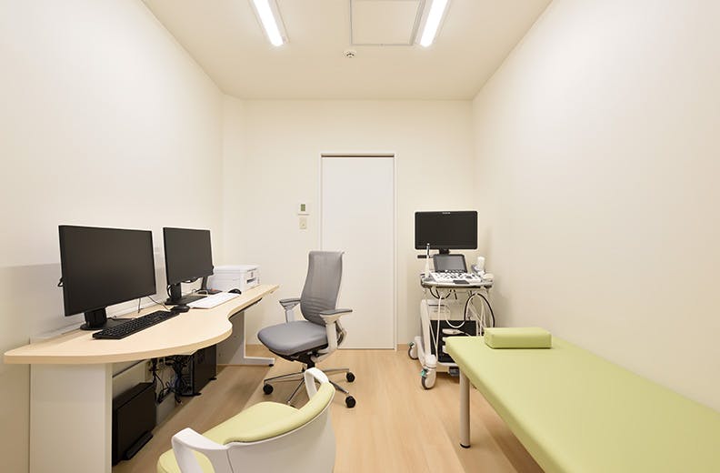 浅草泌尿器科クリニック診察室