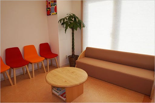 たまプラーザあかりクリニック受付・待合室