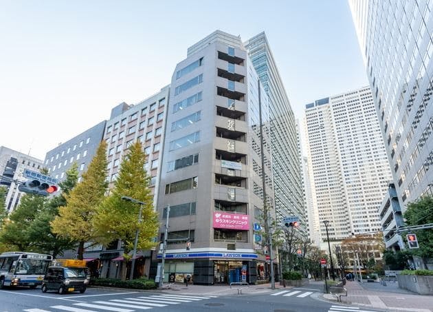 ゆうスキンクリニック新宿院外観