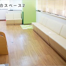 谷保駅前皮フ科待合室