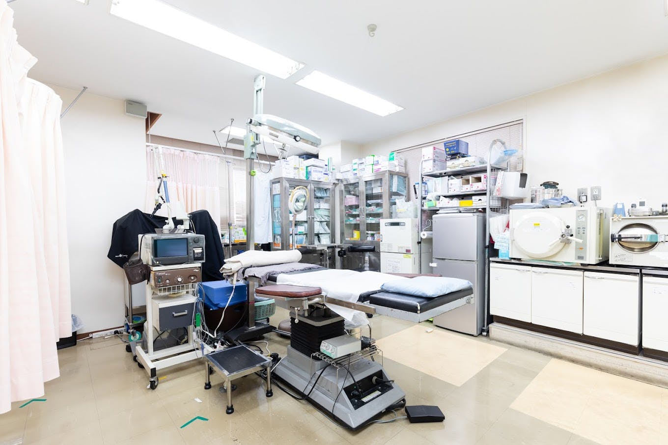 浜口クリニック 梅田院処置室