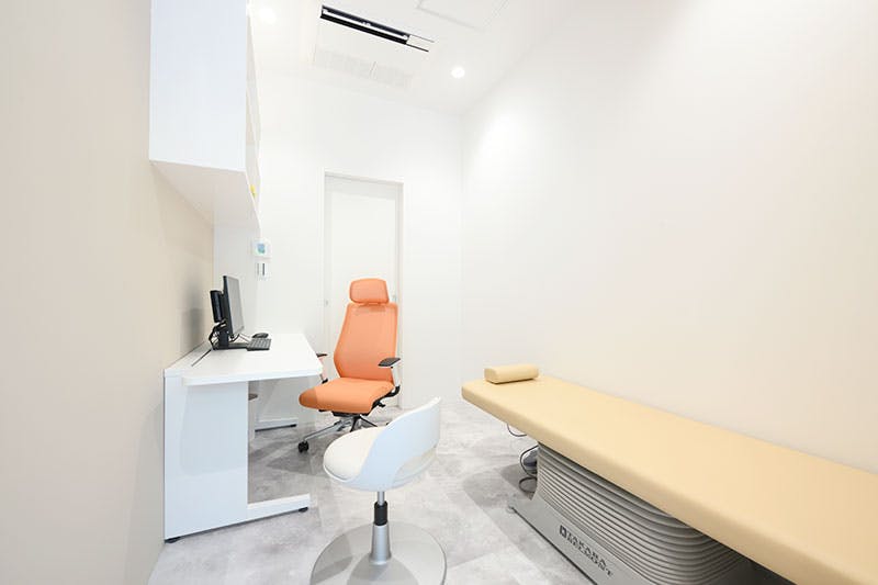日本橋浜町駅前皮ふ科診察室