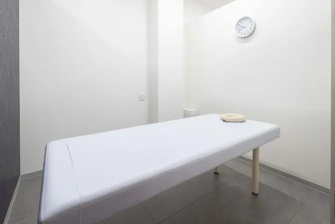 メンズエミナル 彦根院施術室